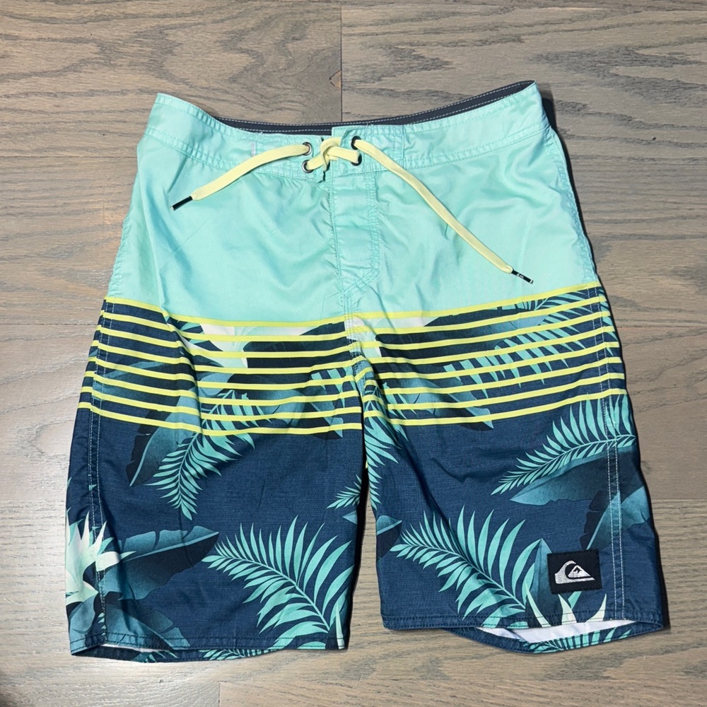 Boys Quiksilver Aqua and Navy Palm Board Shorts / Trunks sz 28